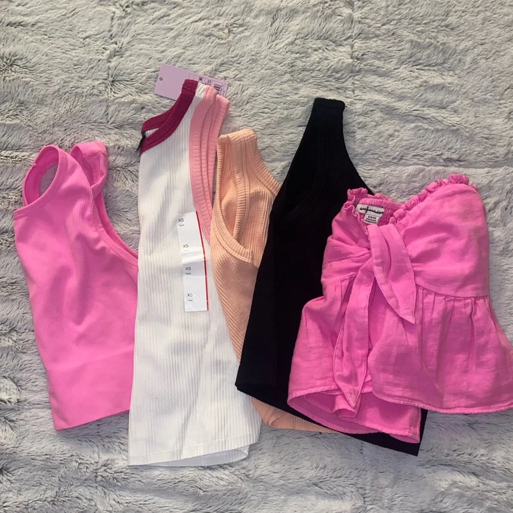 Crop top bundle! - Picture 1 of 6